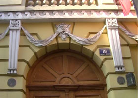Kanonicza-Gasse 19